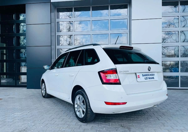 Skoda Fabia cena 45900 przebieg: 115508, rok produkcji 2019 z Kobylin małe 301